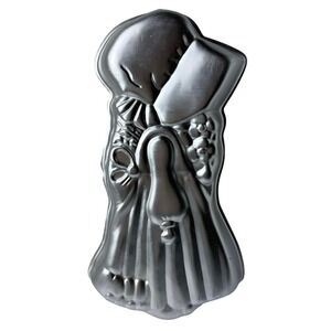 1975 Wilton Aluminum Cake Pan Mold Holly Hobbie American Greetings 502-194 T65‎